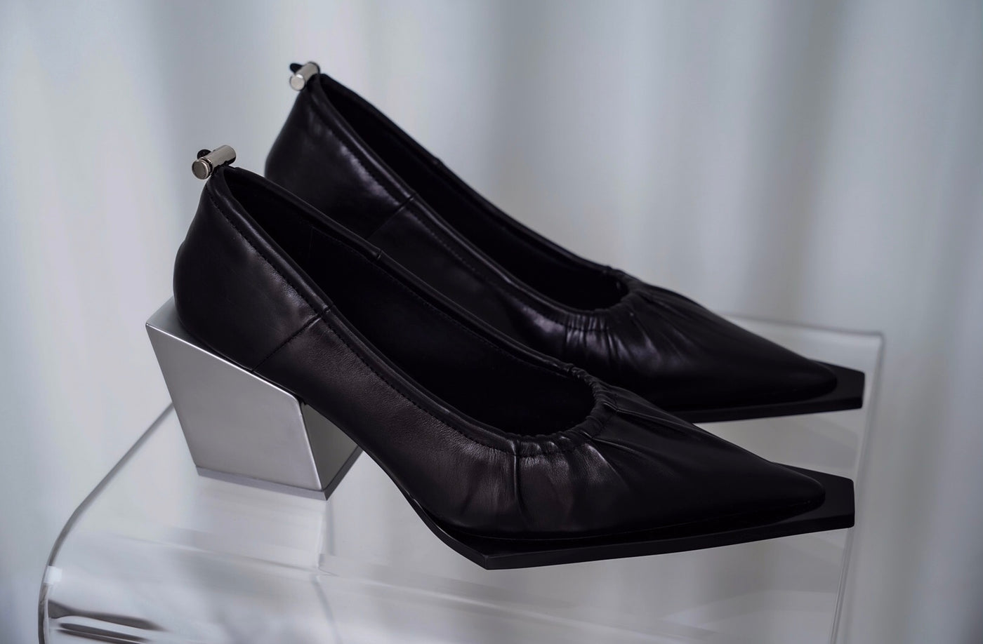 ANNAKIKI  / Cusp tip gathering heels