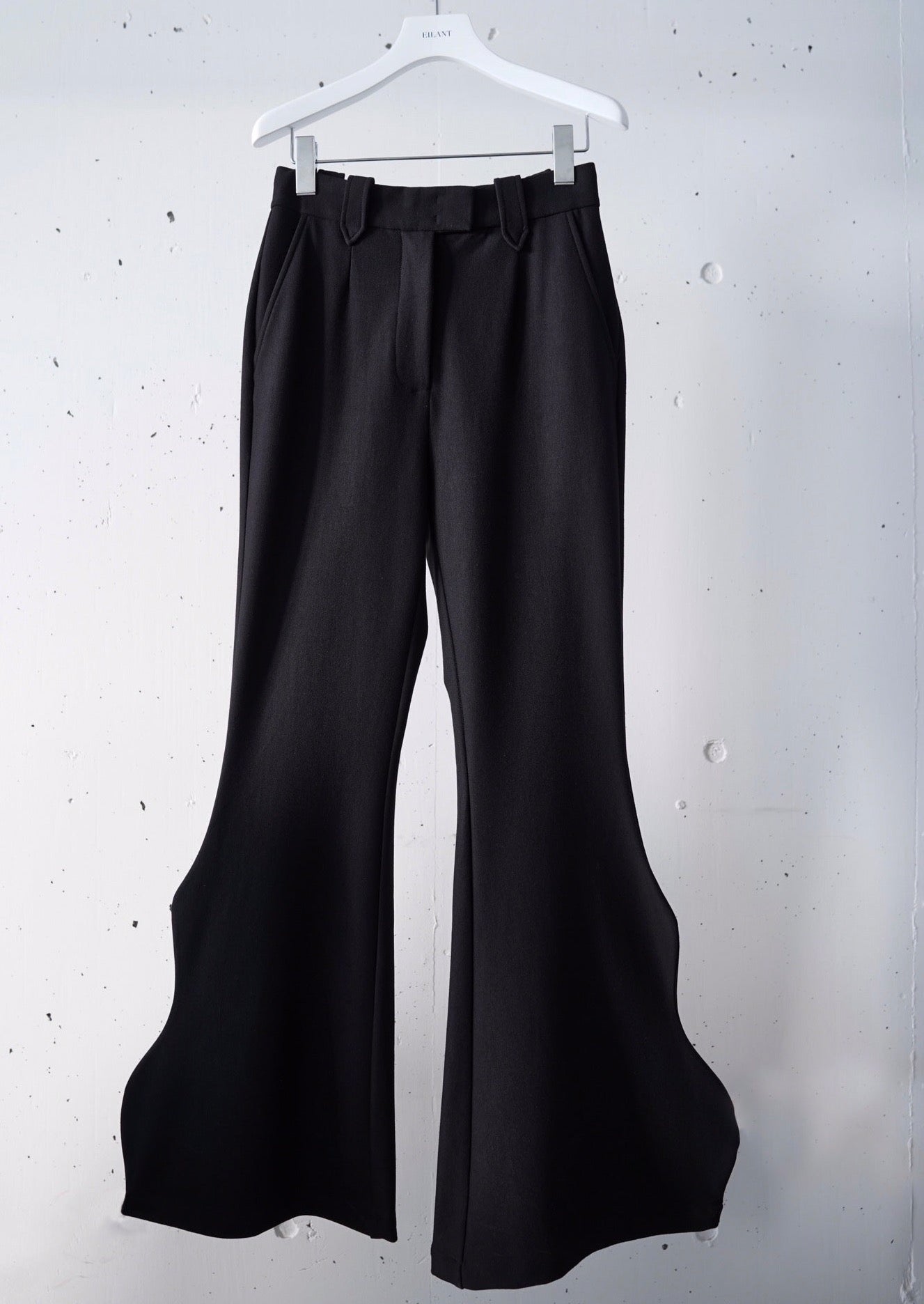 ANNAKIKI  /　Therre dimensional wave flare trousers